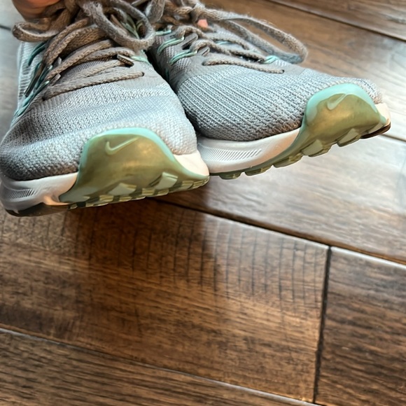 Womens NIKE‎ RUN SWIFT Stealth Running Trainers Size US 8 - Picture 5 of 9